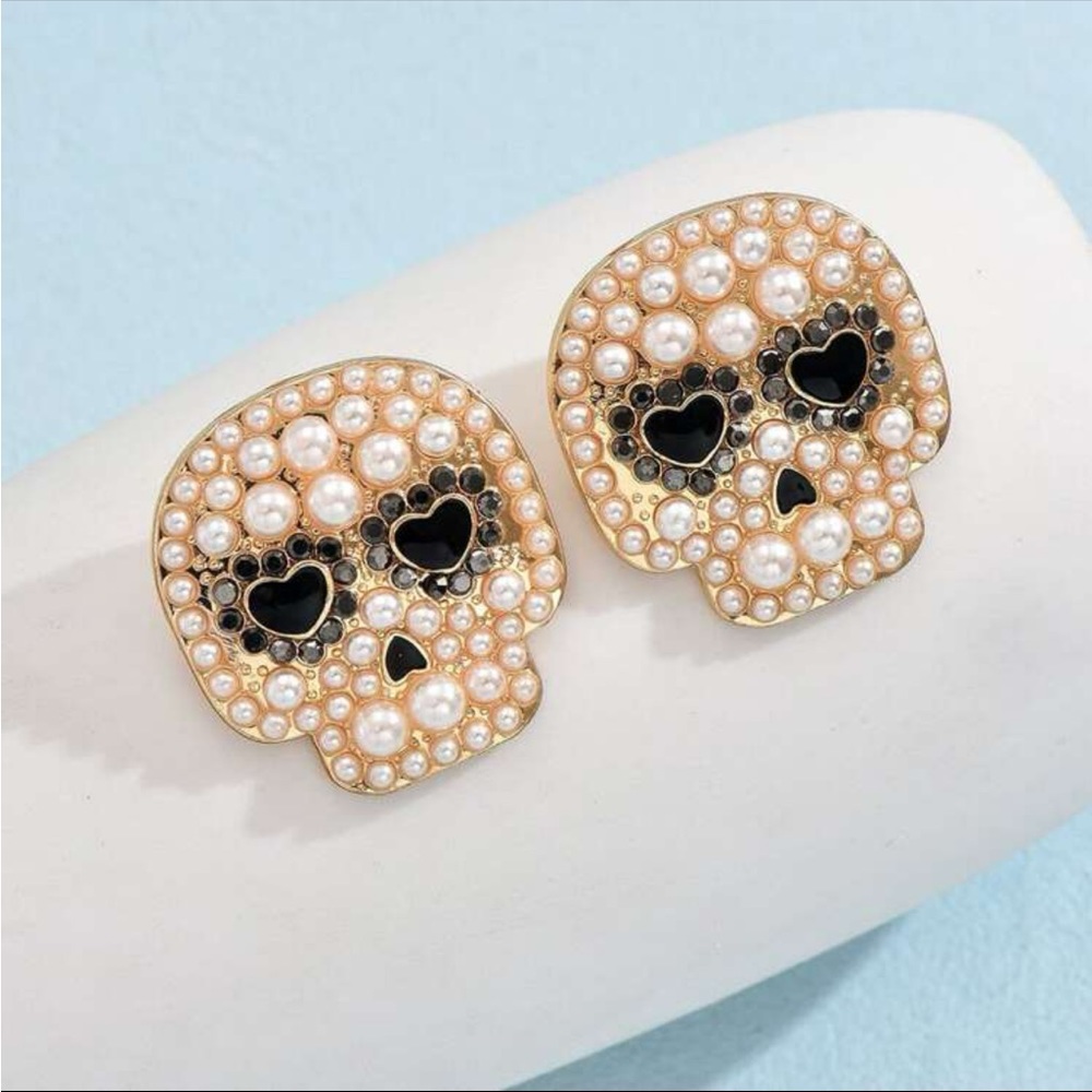 Faux Pearl Sugar Skull Earrings, Day of The Dead Earrings, Dia De Los Muertos